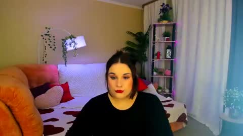 Snapshot of dancingsurprise chatting on 06.26.26 Olivia online show from 06.26.26