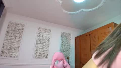 Danella Houston online show from 12.05.25