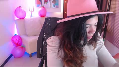 Veronica online show from 10.21.25