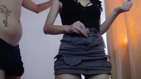 Snapshot of dangerouspassion777 chatting on 10.23.25 Ela and Santi online show from 10.23.25