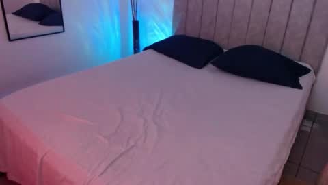 Ela and Santi online show from 02.24.26