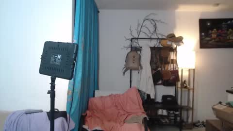 Snapshot of dani_brown19 chatting on 06.18.26 dani_brown19 online show from 06.18.26