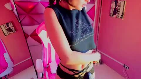 Snapshot of dani_dream chatting on 09.16.25 dani_dream online show from 09.16.25