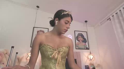   online show from 11.04.25