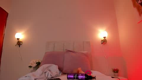 Snapshot of dani_skinny_ chatting on 01.07.25 Hi I am Dani online show from 01.07.25