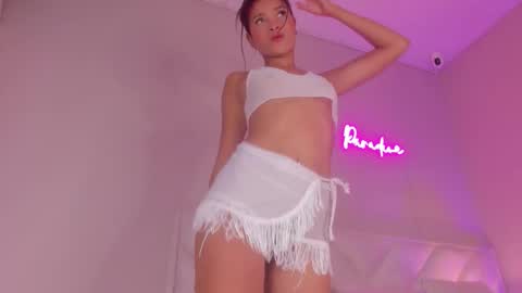 Snapshot of dani_skinny_ chatting on 09.11.25 Hi I am Dani online show from 09.11.25