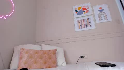 Snapshot of dani_skinny_ chatting on 09.19.25 Hi I am Dani online show from 09.19.25