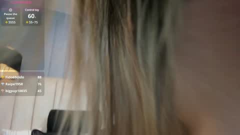 Snapshot of dania_moore_ chatting on 12.21.24 JANE online show from 12.21.24