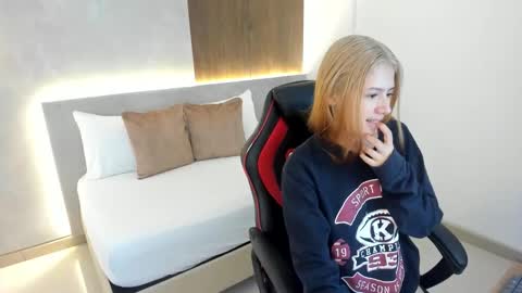 D A N I A online show from 09.12.25