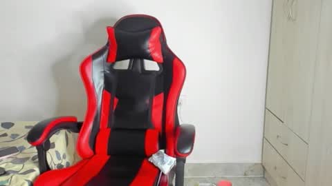 Snapshot of daniel_443 chatting on 11.26.25 DANIEL online show from 11.26.25