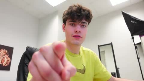 DANIEL SHAWN online show from 04.30.26