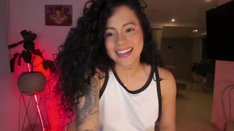 Snapshot of daniela_arenas chatting on 01.15.25 daniela_arenas online show from 01.15.25