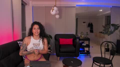 Snapshot of daniela_arenas chatting on 02.25.25 daniela_arenas online show from 02.25.25
