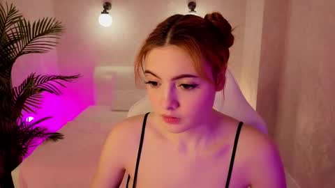 Snapshot of daniela_saules chatting on 11.20.25 Daniela online show from 11.20.25