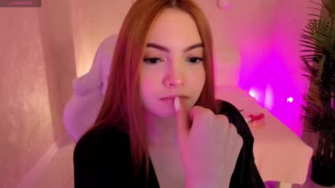 Snapshot of daniela_saules chatting on 12.15.25 Daniela online show from 12.15.25