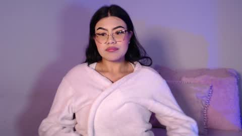 Snapshot of daniela_valencia chatting on 01.20.25 Lucia online show from 01.20.25