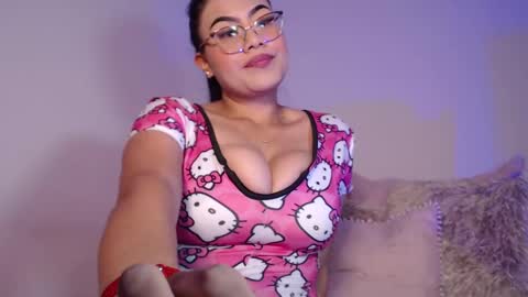 Snapshot of daniela_valencia chatting on 02.10.25 Lucia online show from 02.10.25