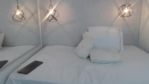 danielaambeer online show from 04.14.26