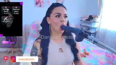Snapshot of danielacortes03 chatting on 07.16.26 I think I will close this page please leave me a message if you want to know about me online show from 07.16.26