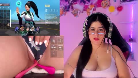Snapshot of danielamendez__ chatting on 10.11.25 Dani online show from 10.11.25