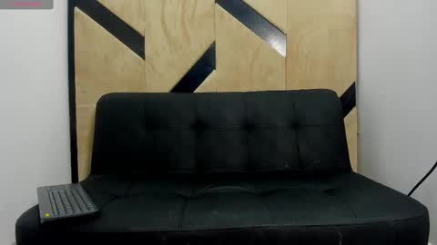 Snapshot of danielclarton chatting on 03.12.25 DANIEL online show from 03.12.25