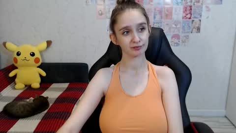 Snapshot of daniella_martin chatting on 10.14.25 Daniella Martin online show from 10.14.25