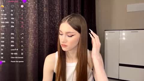 Snapshot of daniellecorra chatting on 02.26.26 Trisha wanna play Meow online show from 02.26.26