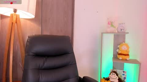 Danielle Rose online show from 11.21.25