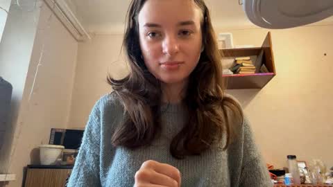 Snapshot of daniellevaulet chatting on 10.27.25 Mia online show from 10.27.25