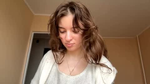 Snapshot of daniellevaulet chatting on 11.09.25 Mia online show from 11.09.25