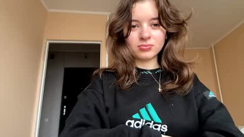 Snapshot of daniellevaulet chatting on 11.12.25 Mia online show from 11.12.25