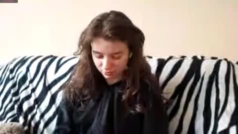 Snapshot of daniellevaulet chatting on 12.16.25 Mia online show from 12.16.25