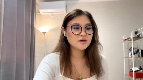 Snapshot of daniellparajon chatting on 11.16.25 Luna online show from 11.16.25