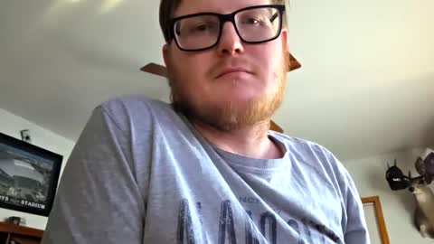 Snapshot of danielp_mod_cb chatting on 11.10.25 Daniel y. online show from 11.10.25