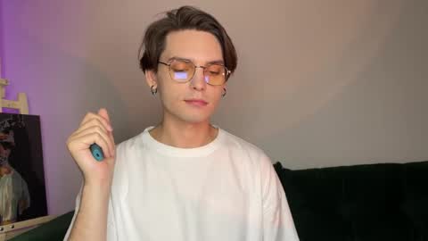 Snapshot of danieltuckerr chatting on 10.05.25 danieltuckerr online show from 10.05.25