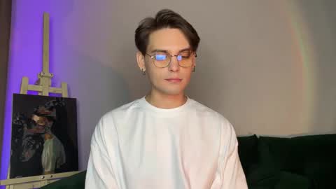 Snapshot of danieltuckerr chatting on 10.23.25 danieltuckerr online show from 10.23.25