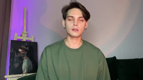 Snapshot of danieltuckerr chatting on 10.30.25 danieltuckerr online show from 10.30.25