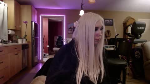 DanikaWhite69 online show from 12.19.24