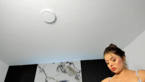 Dani Phonenix online show from 09.24.25