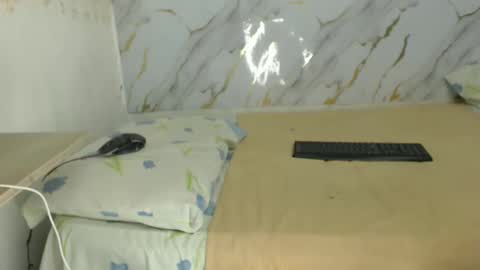 INSTAGRAM  Minni Moom online show from 09.27.25