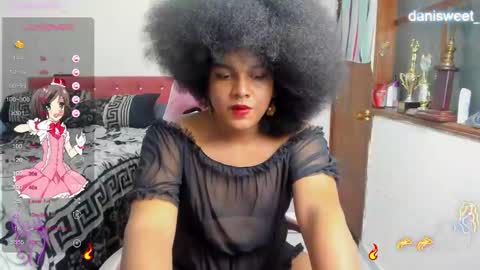 Snapshot of danisweet_ chatting on 02.12.25 dani online show from 02.12.25