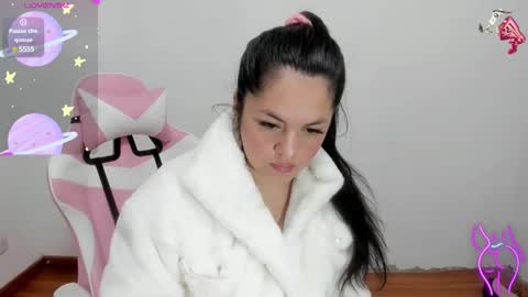 Snapshot of danna_1111 chatting on 01.21.25 danna online show from 01.21.25