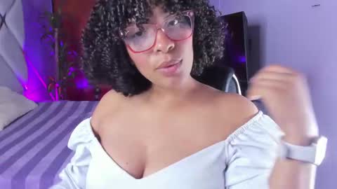 Snapshot of danna_berry chatting on 09.29.25 DannaBerry online show from 09.29.25