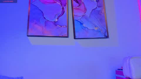 Danna Lovs online show from 12.19.24