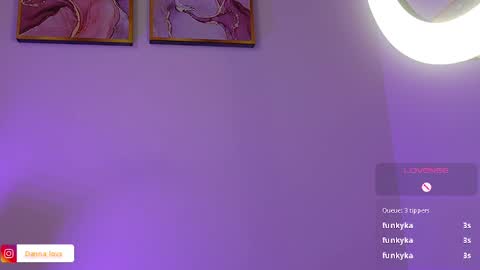 Danna Lovs online show from 03.10.25