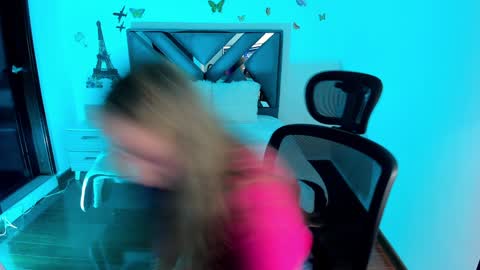 Snapshot of danna_martinezz chatting on 12.04.24 Danna martinezz online show from 12.04.24