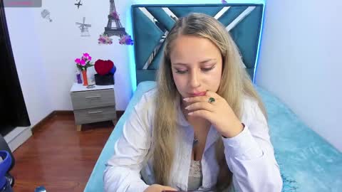 Snapshot of danna_martinezz chatting on 09.14.25 Danna martinezz online show from 09.14.25