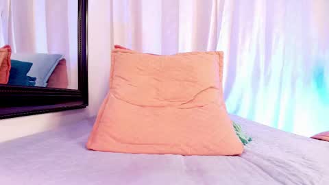 Danna Berlin  online show from 02.18.25