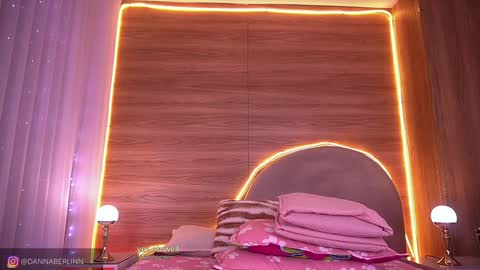 Danna Berlin  online show from 02.17.26