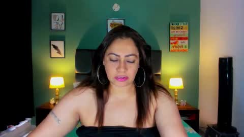 Hilary online show from 02.08.26